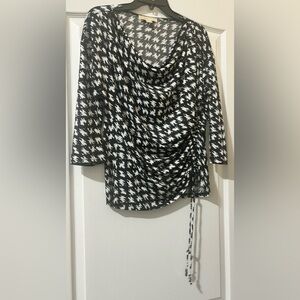 Micheal Kors Buisness Regular Black & White Top
